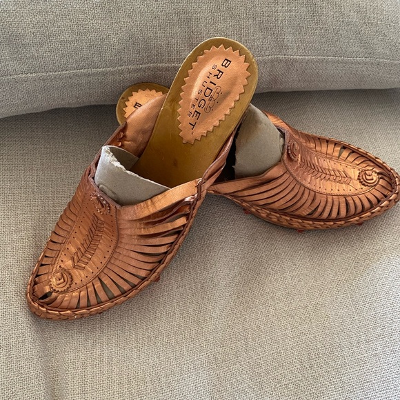 Bridget Shuster Designer Women's "Abba" Metallic Leather Clog Mules Sz 9.5 (NEW) - Picture 7 of 14